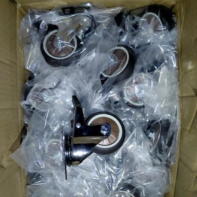 63mm Diameter Lockable Wheels Swivel Plate TPR Casters For Claw Machines