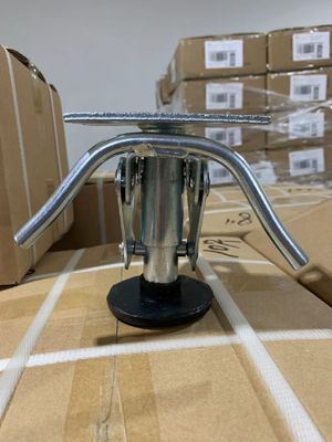 300kg Compact Swivel Lamp Post Barrier Lock With 151mm Stretching Height